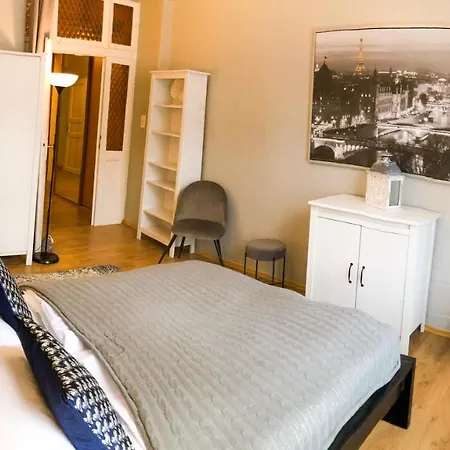 Alfons Apartment *