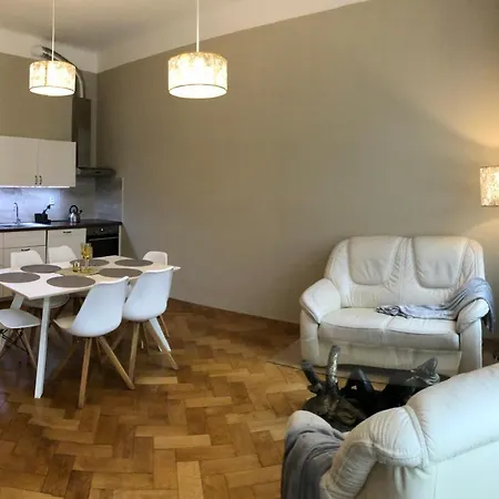 Alfons Apartment *
